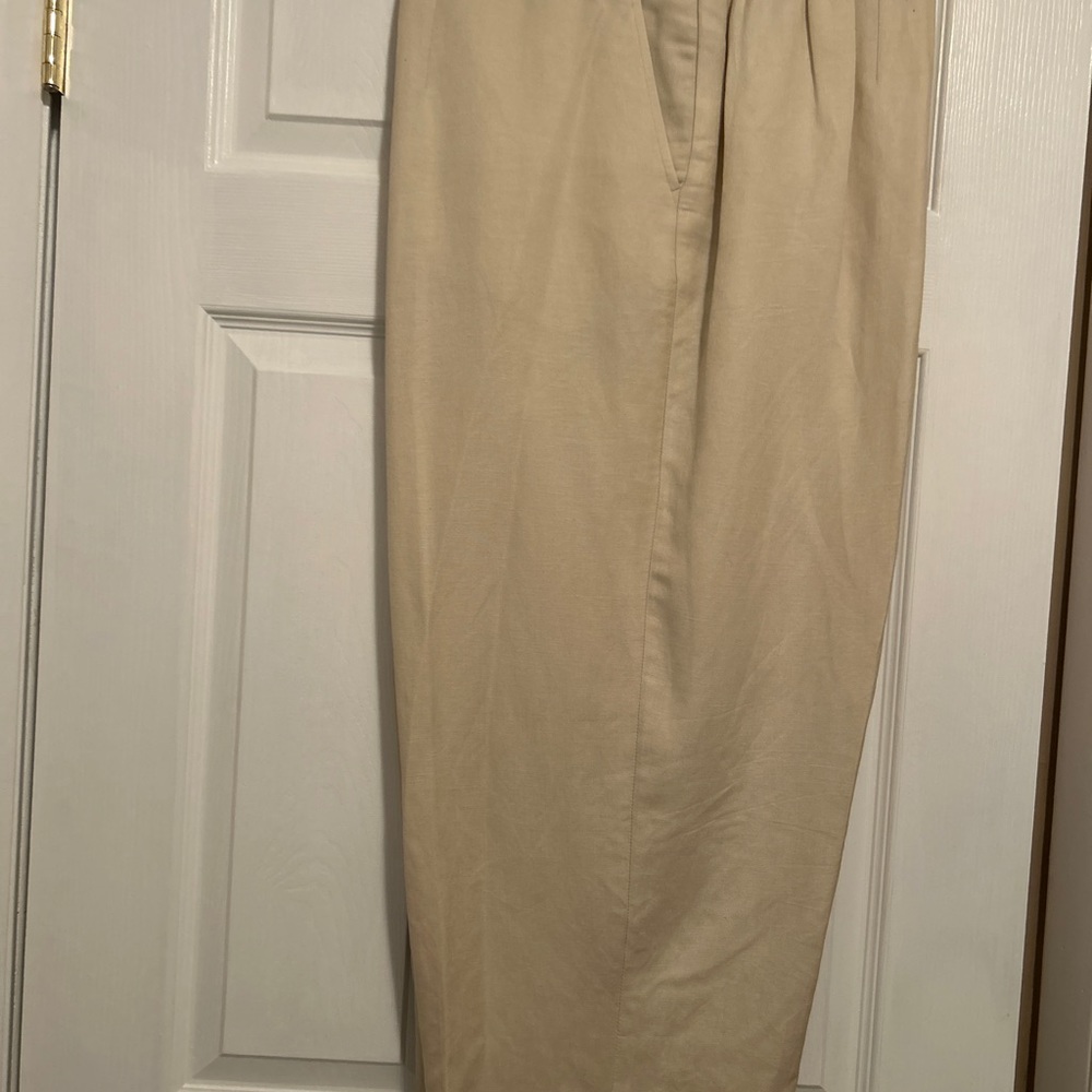 Women’s lined capris.